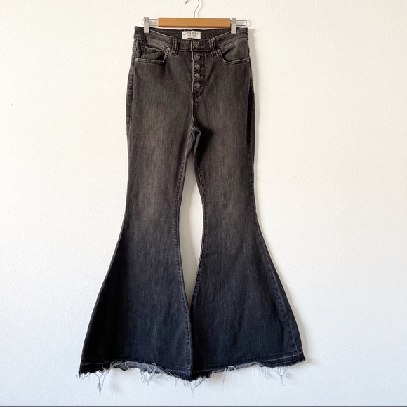 We The Free Irreplaceable Flare Jeans size 29 - Picture 2 of 8